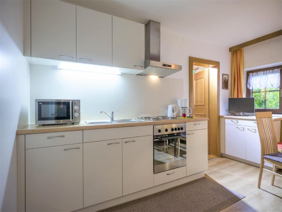 Apartment In Top Location In Fuegen With Balcony エクステリア 写真