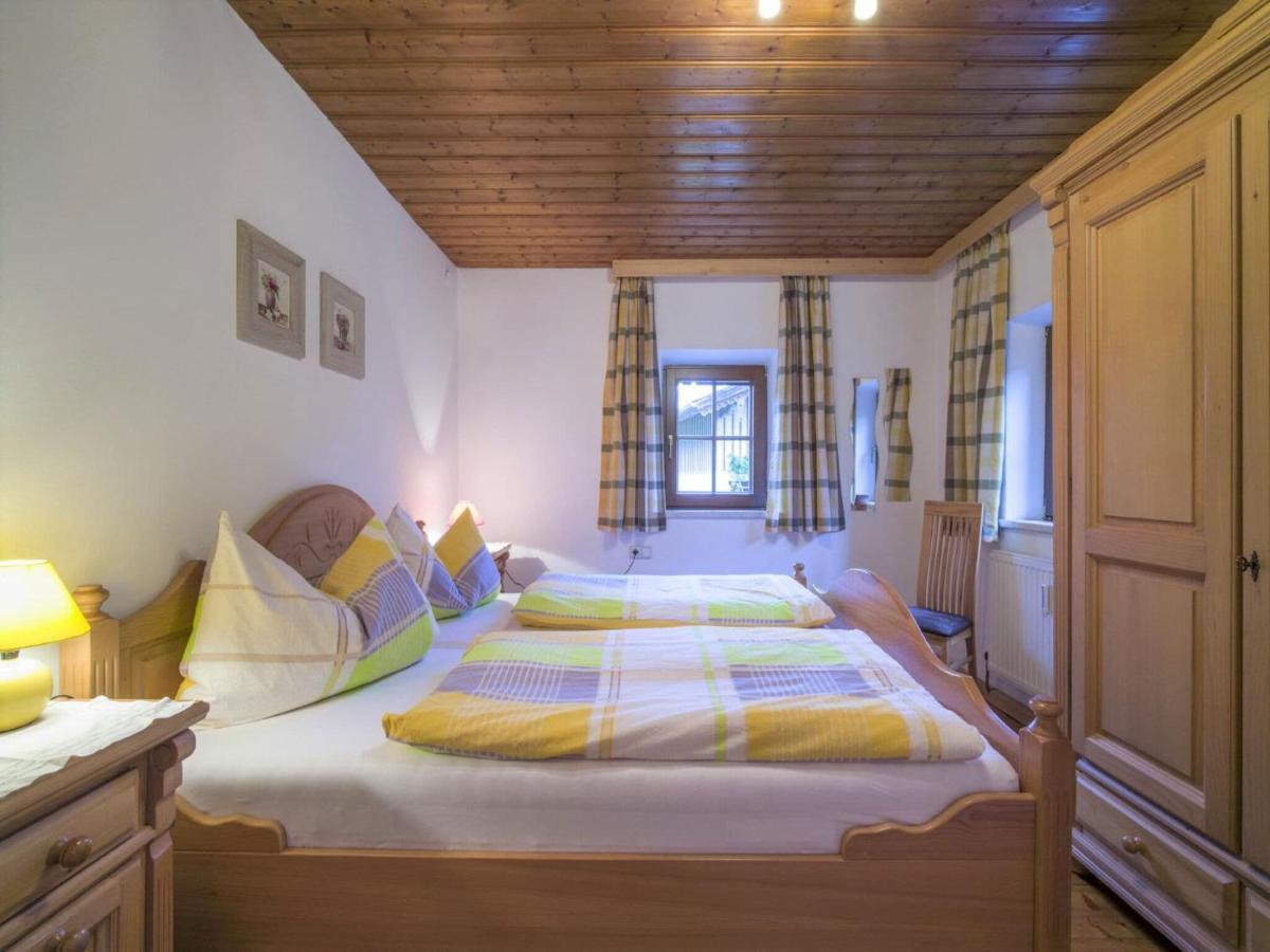 Apartment In Top Location In Fuegen With Balcony エクステリア 写真