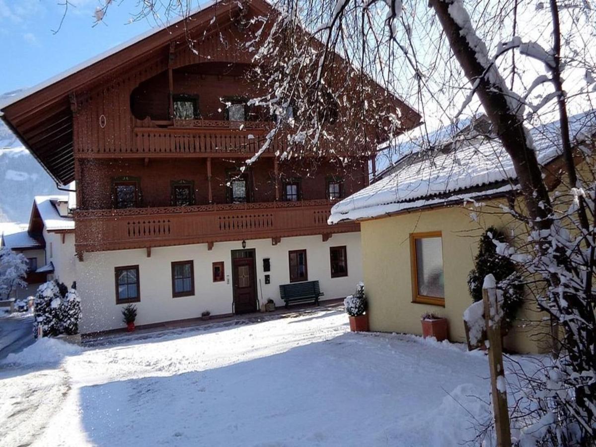 Apartment In Top Location In Fuegen With Balcony エクステリア 写真