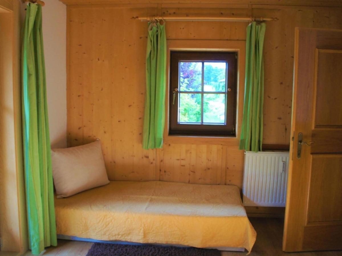 Apartment In Top Location In Fuegen With Balcony エクステリア 写真